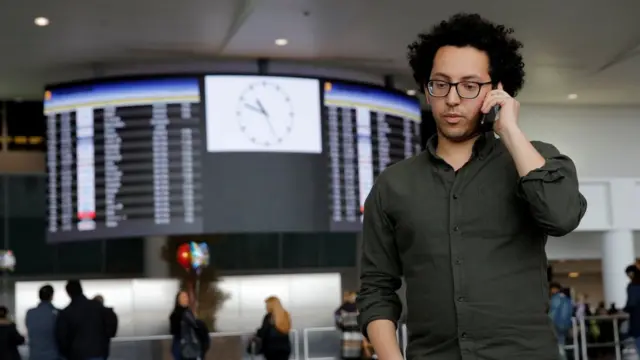 مارک داس، نماینده سازمان "مرکز عدالت مدنی" در فرودگاه جان اف کندی نیویورک