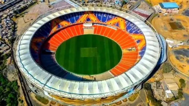 અમદાવાદ ખાતેનું મોટેરા ક્રિકેટ સ્ટેડિયમ