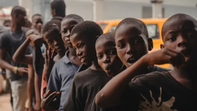 Aworan awọn ọmọ to kọ nipa ere Chess