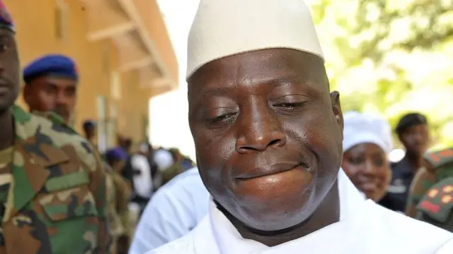 De nombreuses violations des droits de l'homme ont été signalées en Gambie durant la présidence de Yahya Jammeh (en photo), de 1994 à 2017.