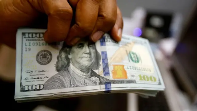 வெளிநாடுகளில் உங்கள் பணத்தை மறைத்து வைப்பது எப்படி?