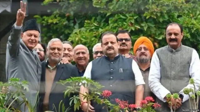 ਐਲਾਨਨਾਮੇ ਉੱਪਰ ਦਸਤਖ਼ਤ ਕਰਨ ਵਾਲਿਆਂ ਨੇ ਬਿਆਨ ਵਿੱਚ ਕਿਹਾ ਹੈ ਕਿ ਸਾਲ 2019 ਵਿੱਚ ਕੇਂਦਰ ਸਰਕਾਰ ਦੇ ਕਦਮ ਨੇ ਜੰਮੂ-ਕਸ਼ਮੀਰ ਅਤੇ ਨਵੀਂ ਦਿੱਲੀ ਦੇ ਰਿਸ਼ਤਿਆਂ ਨੂੰ ਬਦਲ ਦਿੱਤਾ ਹੈ