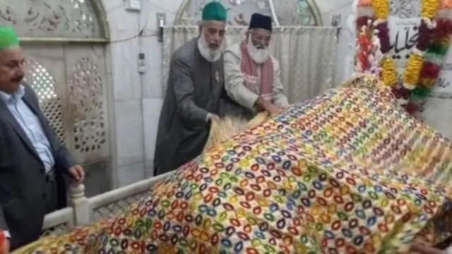 آصف نظامی داتا کے دربار میں