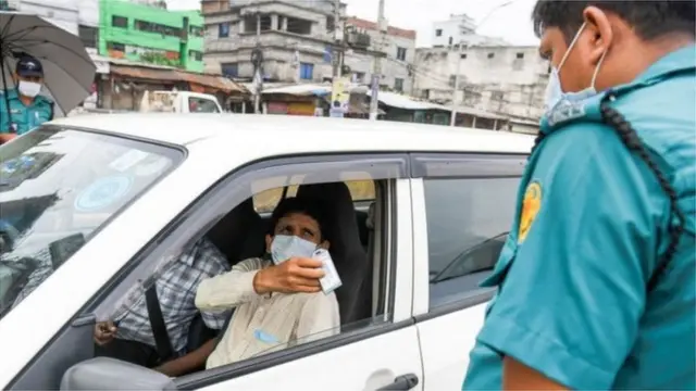 লকডাউনে কোন ছাড় না দেয়ার সিদ্ধান্ত নিয়েছে সরকার