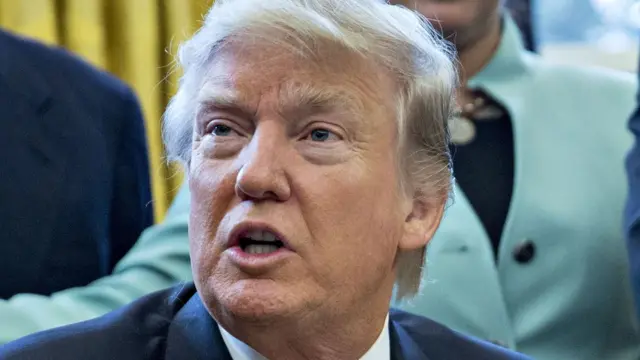 डोनल्ड ट्रंप