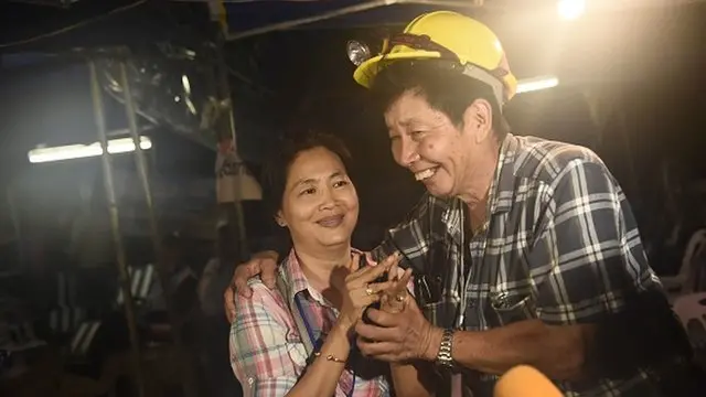 Thailand boys trapped in caves