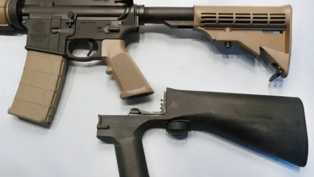 บัมป์สต็อก (bump stock) อุปกรณ์ที่ช่วยให้ปืนไรเฟิลยิงได้เร็วขึ้น