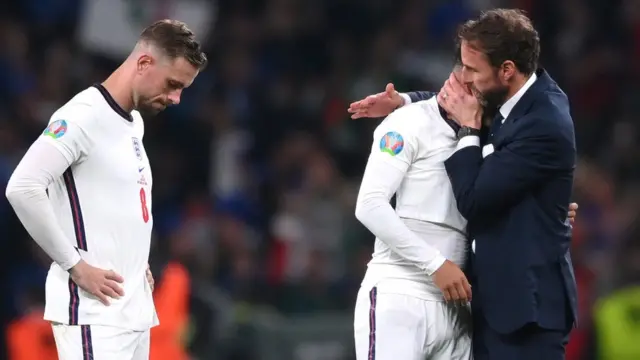 southgate ve ingiliz futbolcular