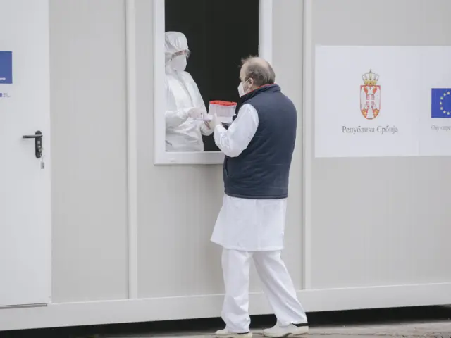 тестови, корона