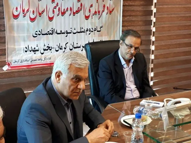 حمید عربنژاد (چپ) نایب رئیس هیئت مدیره شرکت هواپیمایی ماهان