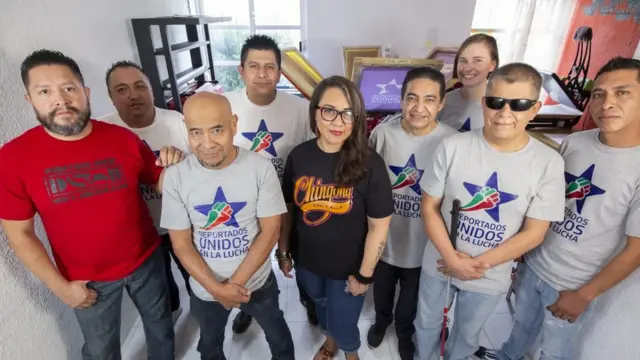 Empleados de Deportados Brand.