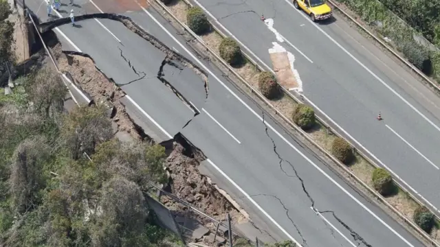 طريق تشوشو السريع الذي دمره زلزالٌ وقع عام 2016