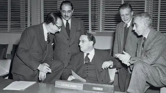 యూఎన్ కమిషన్ ఇన్ ఇండియా అండ్ పాకిస్తాన్ సభ్యులు