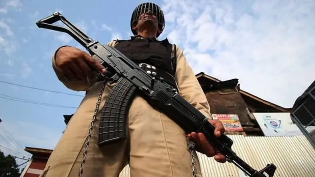 காஷ்மீர் விவகாரம்: அரசமைப்பு சட்டம் 370 மற்றும் அதுசார்ந்த போலிச் செய்திகளும்