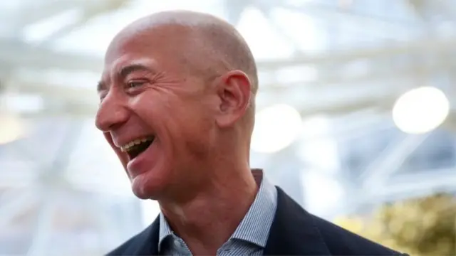 The increase in online sales in 2020 has benefited Amazon, Jeff Bezos' company.
