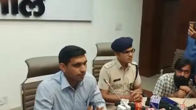 ਕਰਨਾਲ ਦੇ ਐਸਪੀ ਗੰਗਾ ਰਾਮ ਪੂਨੀਆ ਅਤੇ ਡਿਪਟੀ ਕਮਿਸ਼ਨਰ ਨਿਸ਼ਾਂਤ ਯਾਦਵ ਨੇ ਕੱਲ੍ਹ ਹੋਏ ਘਟਨਾਕ੍ਰਮ ਉਪਰ ਮੀਡੀਆ ਨਾਲ ਗੱਲਬਾਤ ਕੀਤੀ।