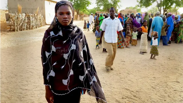 দুর্ভাগ্যবশত বেশেরের বেশিরভাগ গ্রাম প্রধানকেই মানি ওয়াইফ রাখতে দেখা যায়।