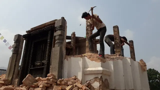 पुनर्निर्माण