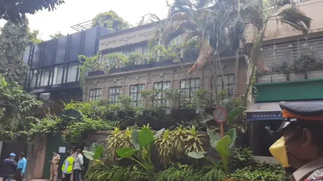 कंगना का दफ़्तर