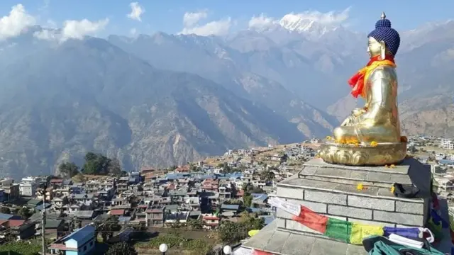 बारपाकमा भूकम्प पछि निर्माण भएको बुद्ध पार्क, मनी डाँडा, चौतारा ढुङ्गे धारा र बारपाक गाउँ हेर्न पर्यटकहरू आउने गरेको