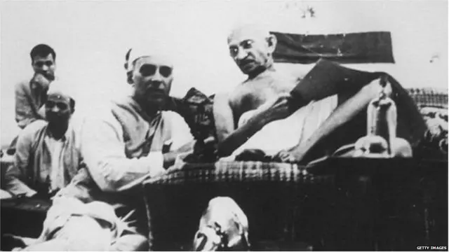 महात्मा गांधी आणि पंडित नेहरू
