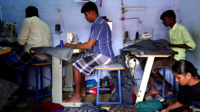 कपड्यांची फॅक्टरी