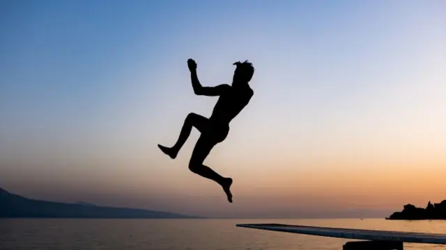 چطور زیر آفتاب در امان بمانیم؟