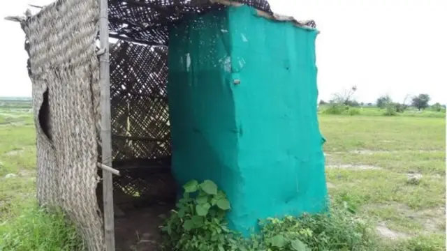 கூட்டு பாலியல் வன்புணர்வு செய்து, சிதைக்கப்பட்டு உயிருக்கு போராடும் பெண்