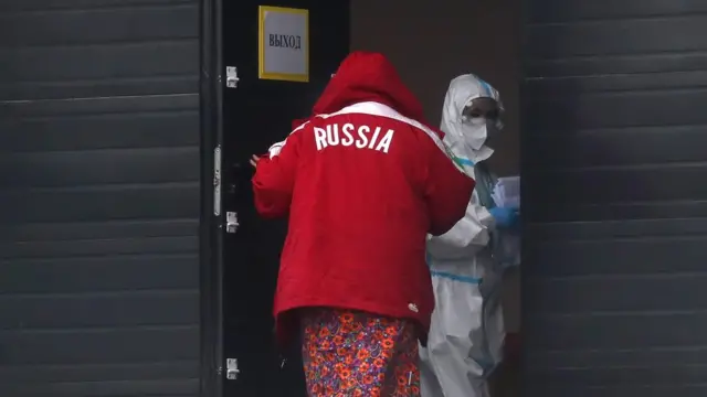 В России в начале декабря ежедневно фиксируются десятки тысяч новых зараженных коронавирусом