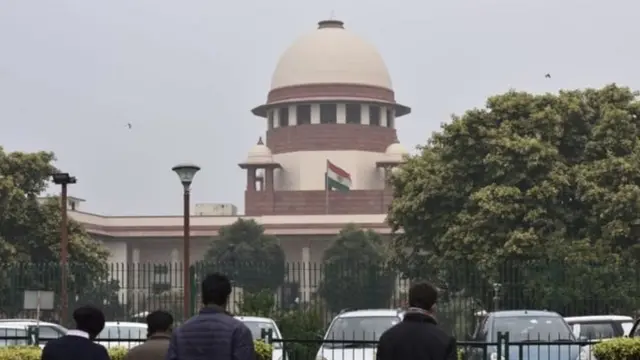 'இந்தியா நெருக்கடி நிலையில் உள்ளது'