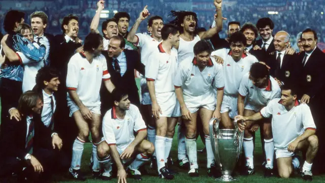 آریگو ساکی آث میلان را به یکی از قدرتمندترین تیم‌های اروپا در دهه ۱۹۹۰ تبدیل کرد