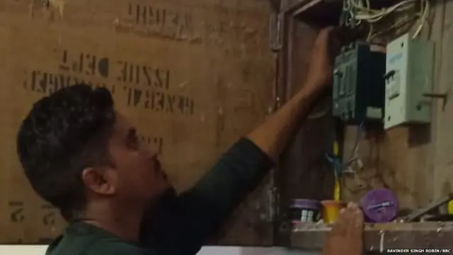 ਇਨ੍ਹਾਂ ਨੌਜਵਾਨਾਂ ਵਿੱਚ ਕੋਈ ਬਿਜਲੀ ਦਾ ਮਕੈਨਿਕ ਹੈ ਜਾਂ ਕੋਈ ਏਸੀ ਠੀਕ ਕਰਦਾ ਹੈ