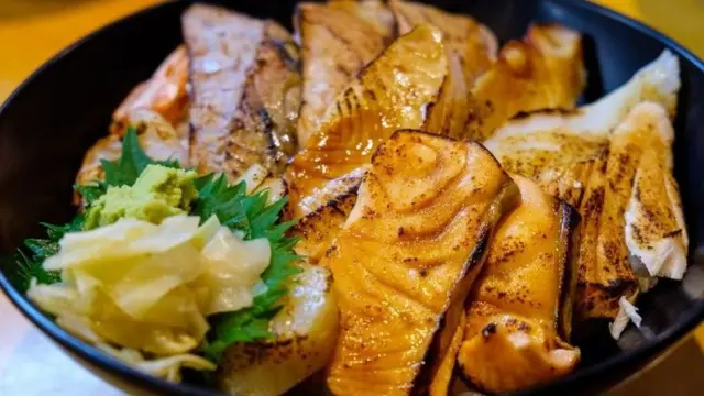 في اليابان يعد الطعام بإضافة كميات قليلة من مكونات عالية المذاق والنكهة