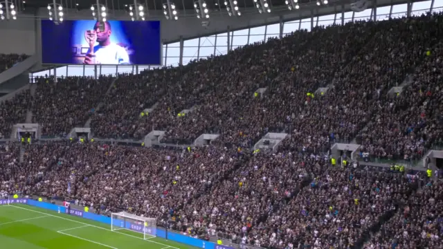 Стадионда Пелени хотирлаш