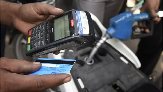 డెబిట్ కార్డు స్వైపింగ్