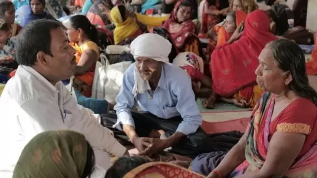 మందులతో కాక మంత్రాలతోనూ రోగాలు నయమవుతాయని ఈ ప్రాంతంలో చాలామంది భావిస్తున్నారు