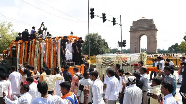 వాజ్‌పేయీ అంతిమయాత్ర