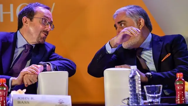 عبدالله عبدالله (ښۍ خوا) او جان بس