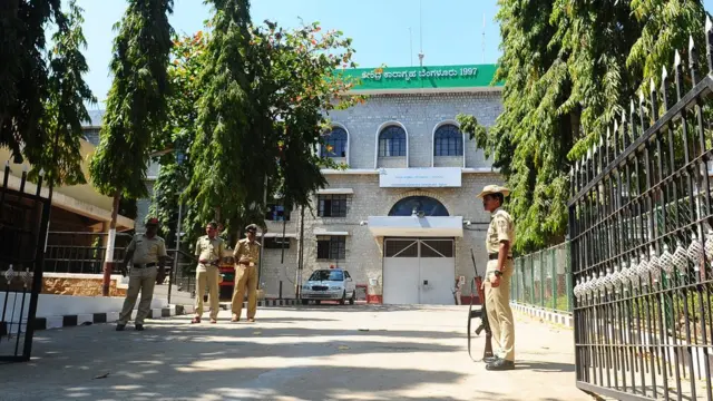 பரப்பன அக்ரஹார சிறை