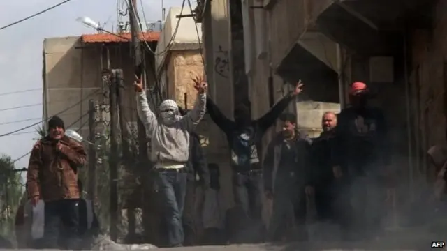 सीरियातल्या युद्धाची क्षणचित्रे