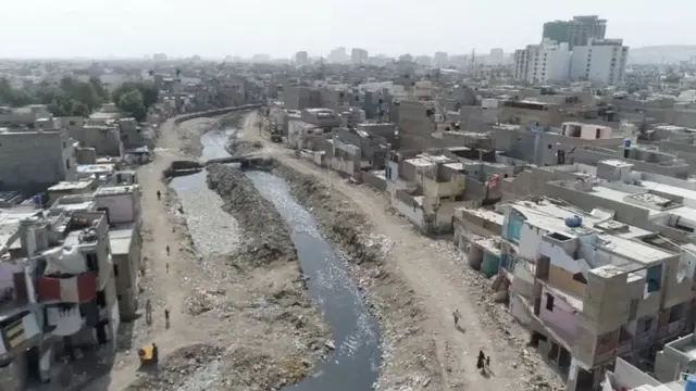 کراچی میں تجاوزات