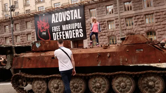 парад російської знищеної техніки