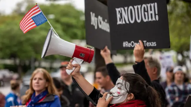 Una protesta en Texas contra las mascarillas