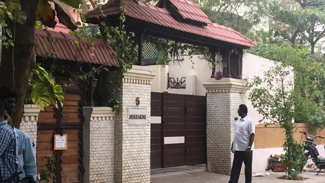 தினகரனின் அடையாறு இல்லம்