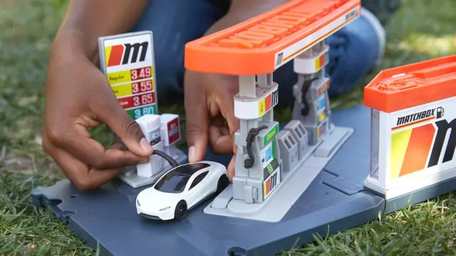 اسباب بازی تسلا همزمان با مدل اصلی فروخته خواهد شد