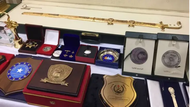 Qaar ka mid ah waxyaabaha madaxtooyada dhexyaalla