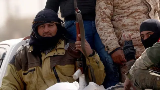 अमरीका समर्थित अरब कुर्द लड़ाके