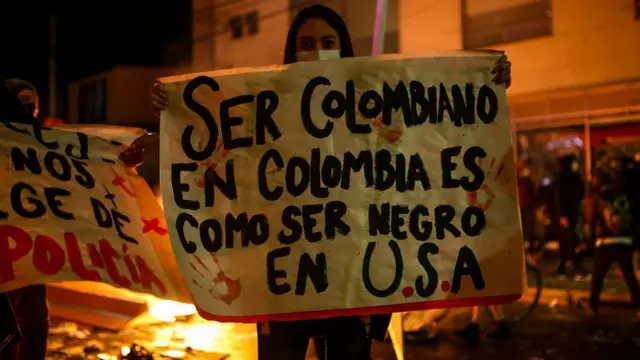 'Ser colombiano na Colômbia é como ser negro nos Estados Unidos', diz manifestate por meioquem e o dono da pixbetum cartaz