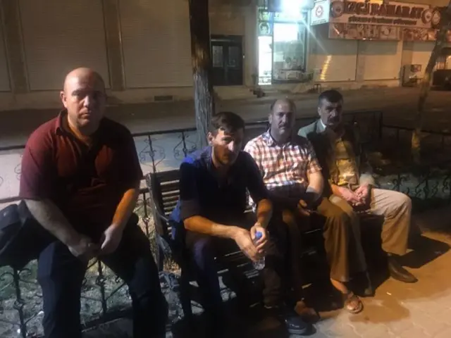 Parkta kalan ve Midyat Kampı'ndan atılan Ezidiler olduğu iddia edilen 4 kişi