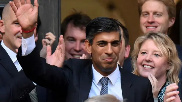 নেতা নির্বাচিত হওয়ার পর কনজারভটিভ পার্টির সদর দপ্তরে ঋষি সুনাক, ২৪ অক্টোবর, ২০২২